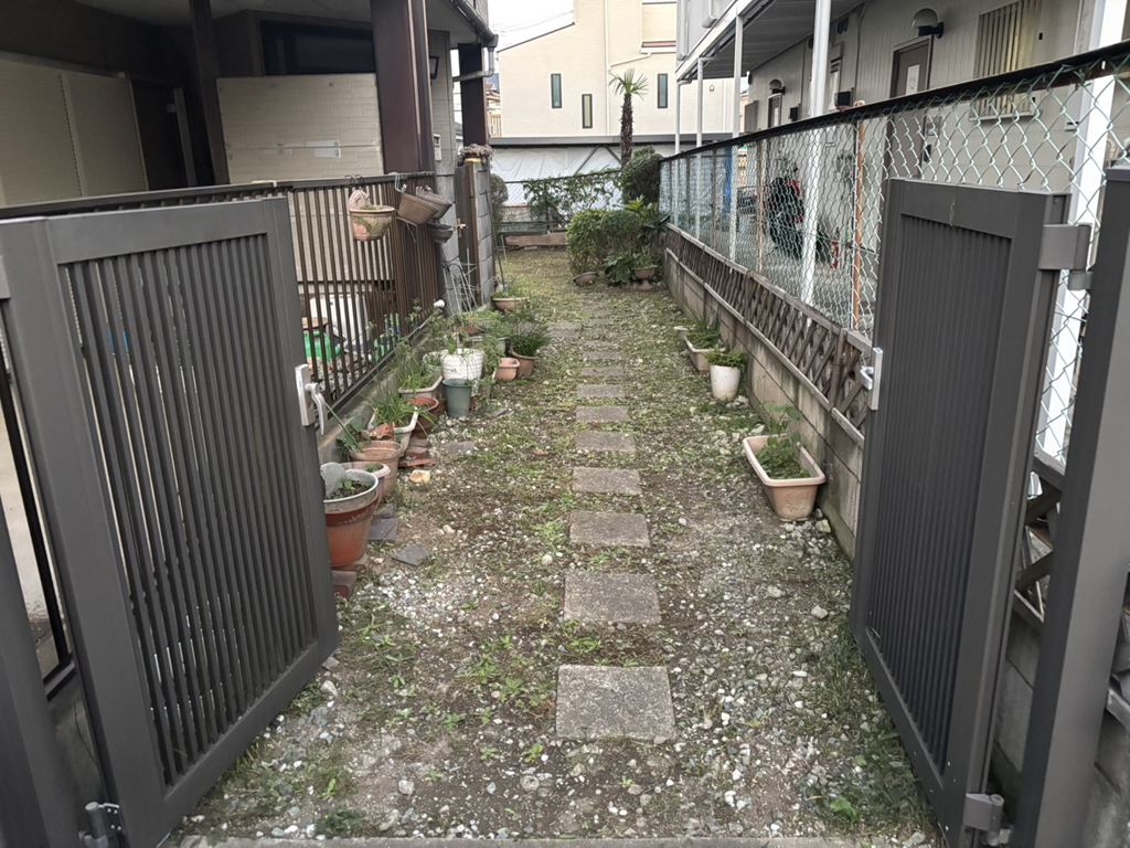 多摩市の草刈り、見積りから気軽に相談。庭の景色を、すっきり心地よく。